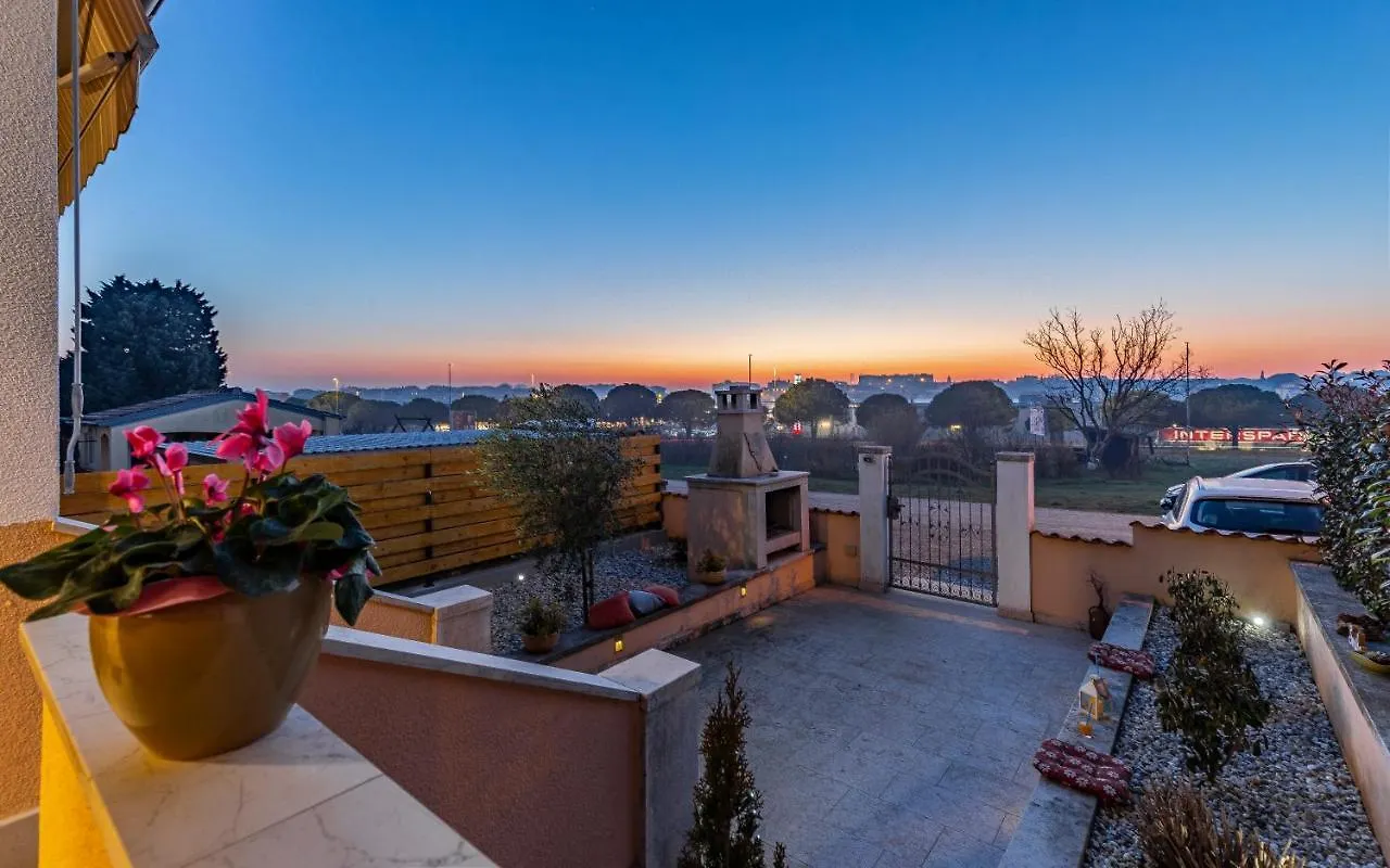 Вилла Sweet House With Free Parking Пула